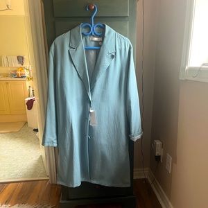 Danier - NWT. Over sized trench coat.